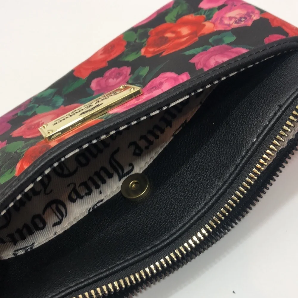 Juicy Couture wristlet wallet
